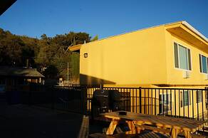 Lake Marina Inn