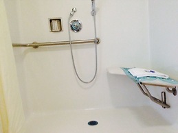 Lake Marina Inn