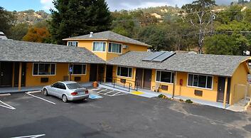 Lake Marina Inn