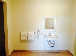 Lake Marina Inn