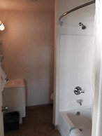 Lake Marina Inn