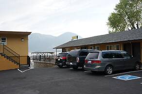 Lake Marina Inn