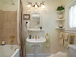 Abbington Green Bed & Breakfast Inn