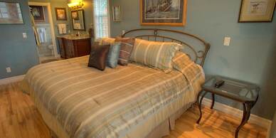 The Collins Inn and Seaside Cottages - Adults Only