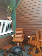 The Collins Inn and Seaside Cottages - Adults Only