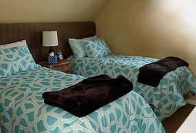 The Collins Inn and Seaside Cottages - Adults Only