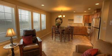 The Collins Inn and Seaside Cottages - Adults Only