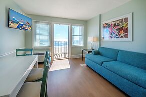 Commander Hotel & Suites