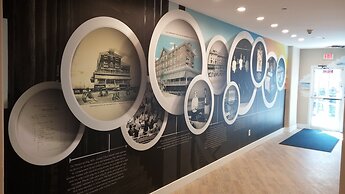 Commander Hotel & Suites