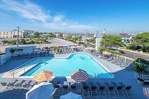 Commander Hotel & Suites