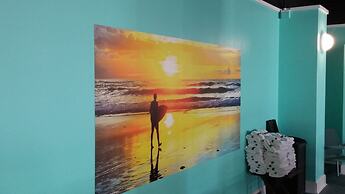 Commander Hotel & Suites