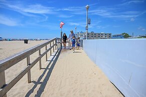 Commander Hotel & Suites