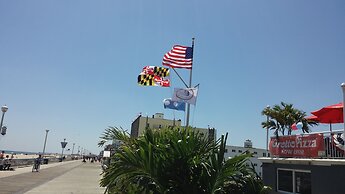 Commander Hotel & Suites