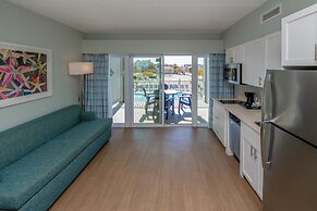 Commander Hotel & Suites