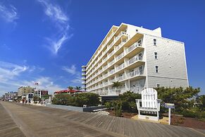 Commander Hotel & Suites