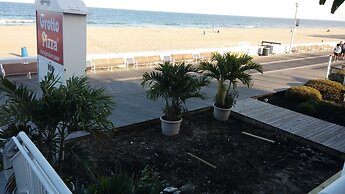 Commander Hotel & Suites