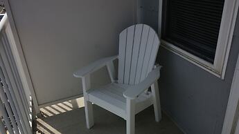 Commander Hotel & Suites