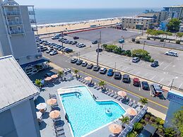 Commander Hotel & Suites