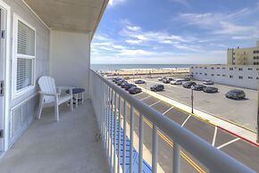 Commander Hotel & Suites