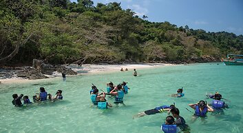 Wendy The Pool Resort