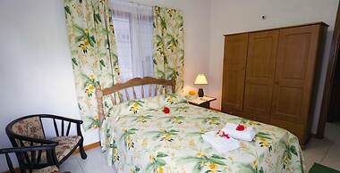 Le Manglier Guest House