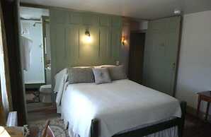 The Old Inn On The Green