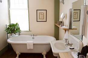 The Old Inn On The Green