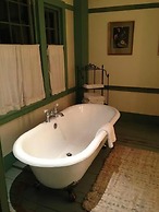 The Old Inn On The Green