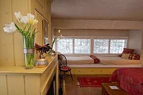 The Old Inn On The Green