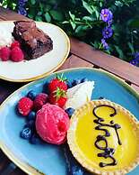 Somerset House Hotel & Restaurant