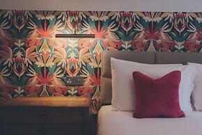 Florence Gardens Hotel & Restaurant