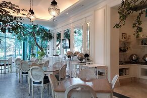 Noor Hotel