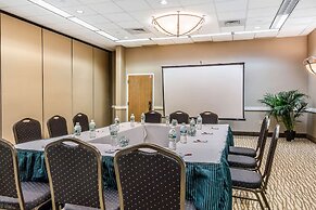 Comfort Suites Near Casinos Norwich-Uncasville CT