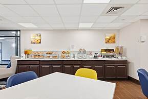 Comfort Suites Near Casinos Norwich-Uncasville CT