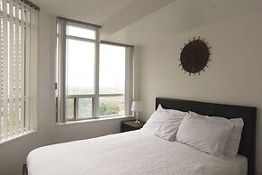 Maplewood Suites - Square One