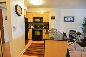 Maplewood Suites - Square One