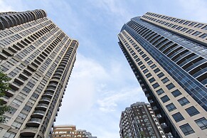 Maplewood Suites - Square One