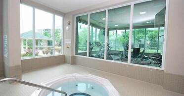 Maplewood Suites - Square One