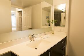 Maplewood Suites - Square One