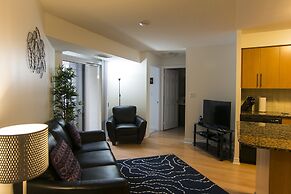 Maplewood Suites - Square One