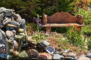 Surf Motel and Gardens