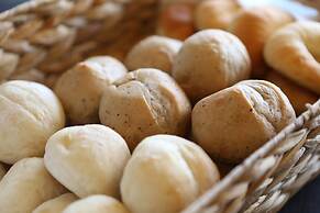 Bayside Square Kaike Hotel