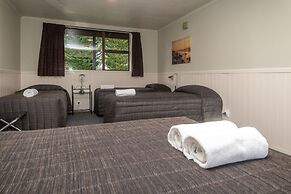 Te Anau Top 10 Holiday Park