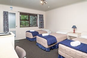 Te Anau Top 10 Holiday Park