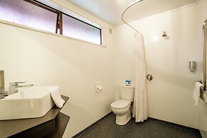 Te Anau Top 10 Holiday Park