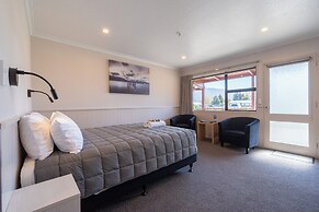 Te Anau Top 10 Holiday Park