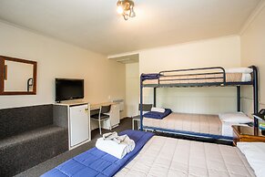 Te Anau Top 10 Holiday Park