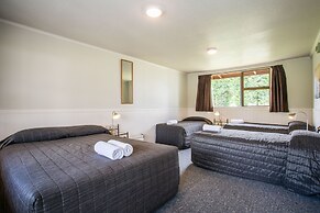 Te Anau Top 10 Holiday Park