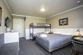 Te Anau Top 10 Holiday Park