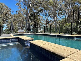 The Grand Oaks Resort
